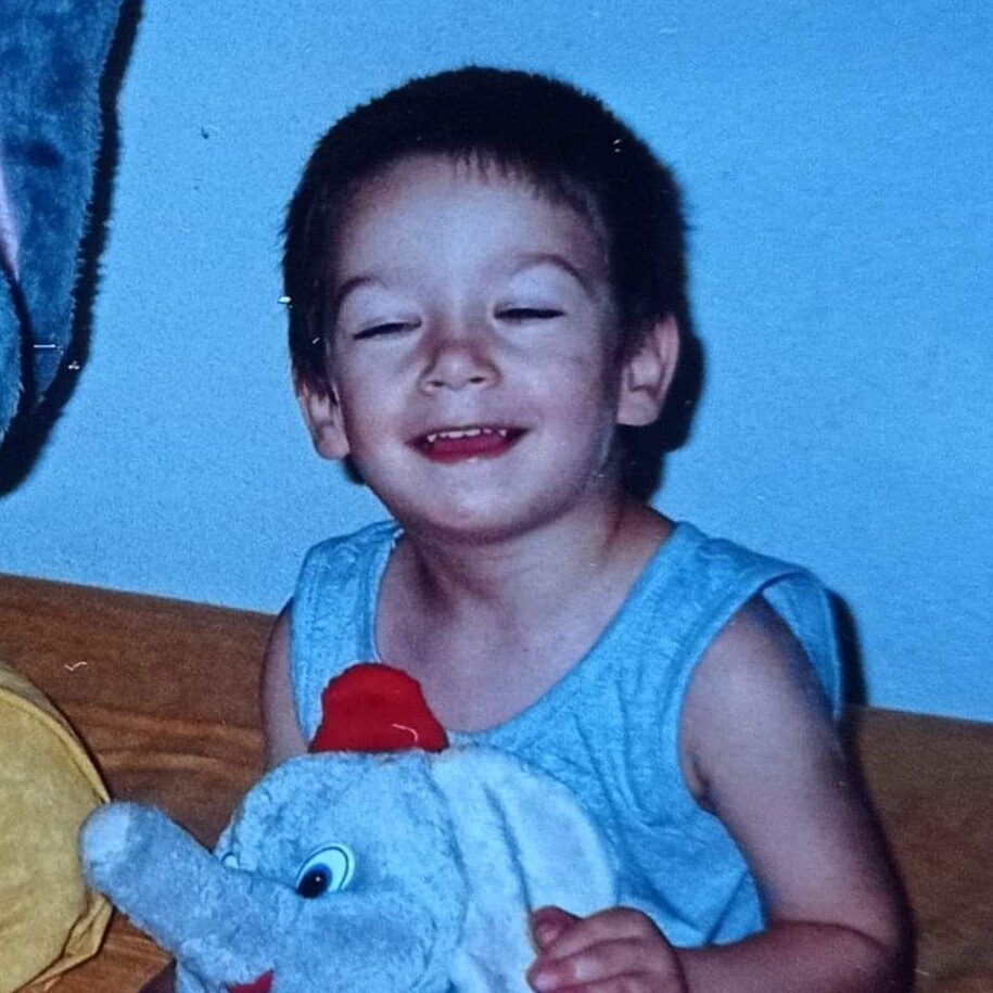 LUCAS BARAN ENFANT carré